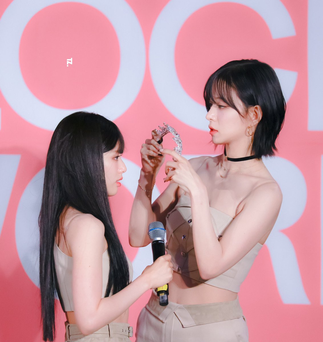 jiwonchaeng's tweet photo. #챙젼 🐿️🐰👸🏻 https://t.co/hglIPkLaiG