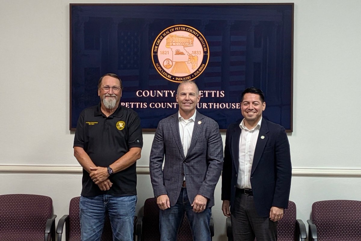 RickBrattin's tweet photo. Yesterday, I sat down with Presiding Commissioner Bill Taylor and Commissioner @IsraelBaezaMO. Both men made clear how seriously they take their responsibility to the families of Pettis County. I also l spoke with local business owners about the economy and what it will take for more Americans to reach the American Dream.