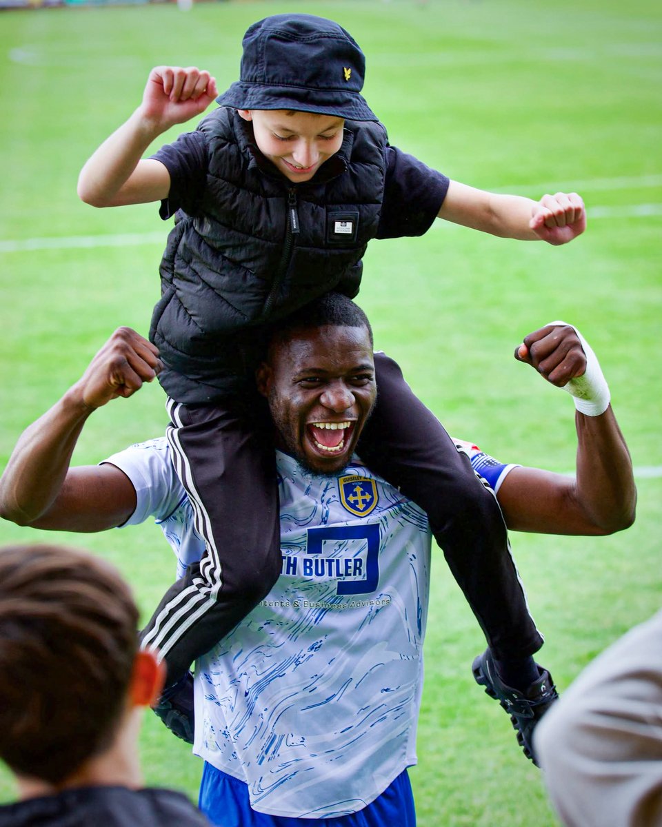 EmiratesFACup's tweet photo. Capturing the emotions of a cupset 📸

Hebburn Town hadn't lost at home since 9 August 2025, but @GuiseleyAFC travelled to beat their higher-ranked hosts.

Club photographer Paul Di Mambro captured it brilliantly 👏 https://t.co/W2EXFtkkGO