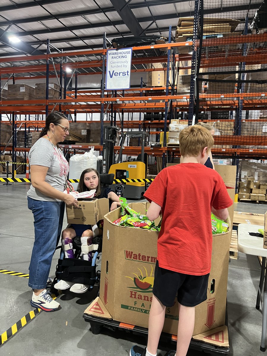 MasterProvision's tweet photo. @beechwood_tiger processed Airheads recently - a fun donation for orgs who serve kids, especially with Halloween coming up. This hard-working group of students unboxed a thousand bags of candy - one and a half pallets of boxes. Thanks for serving with joy! https://t.co/JLUJ6sGInS https://t.co/T7rLM5482E