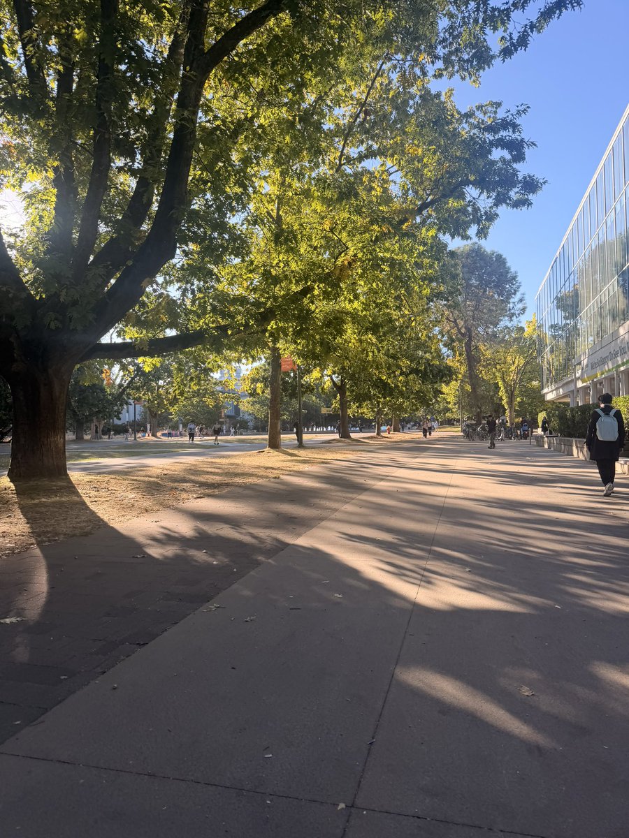 xiaoruimao's tweet photo. #beautifulbritishcolumbia this is why i choose not to skip class☺️❤️ https://t.co/4HwvO1W8EF