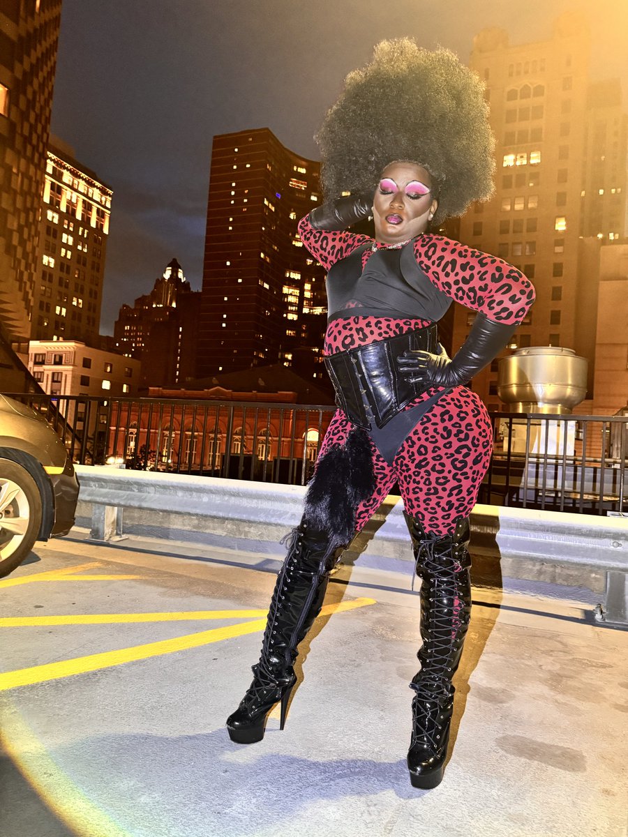 _Vera_icon's tweet photo. Happy 3 year drag anniversary to me!! ⭐️⭐️⭐️ https://t.co/qgEI1Z6DAM