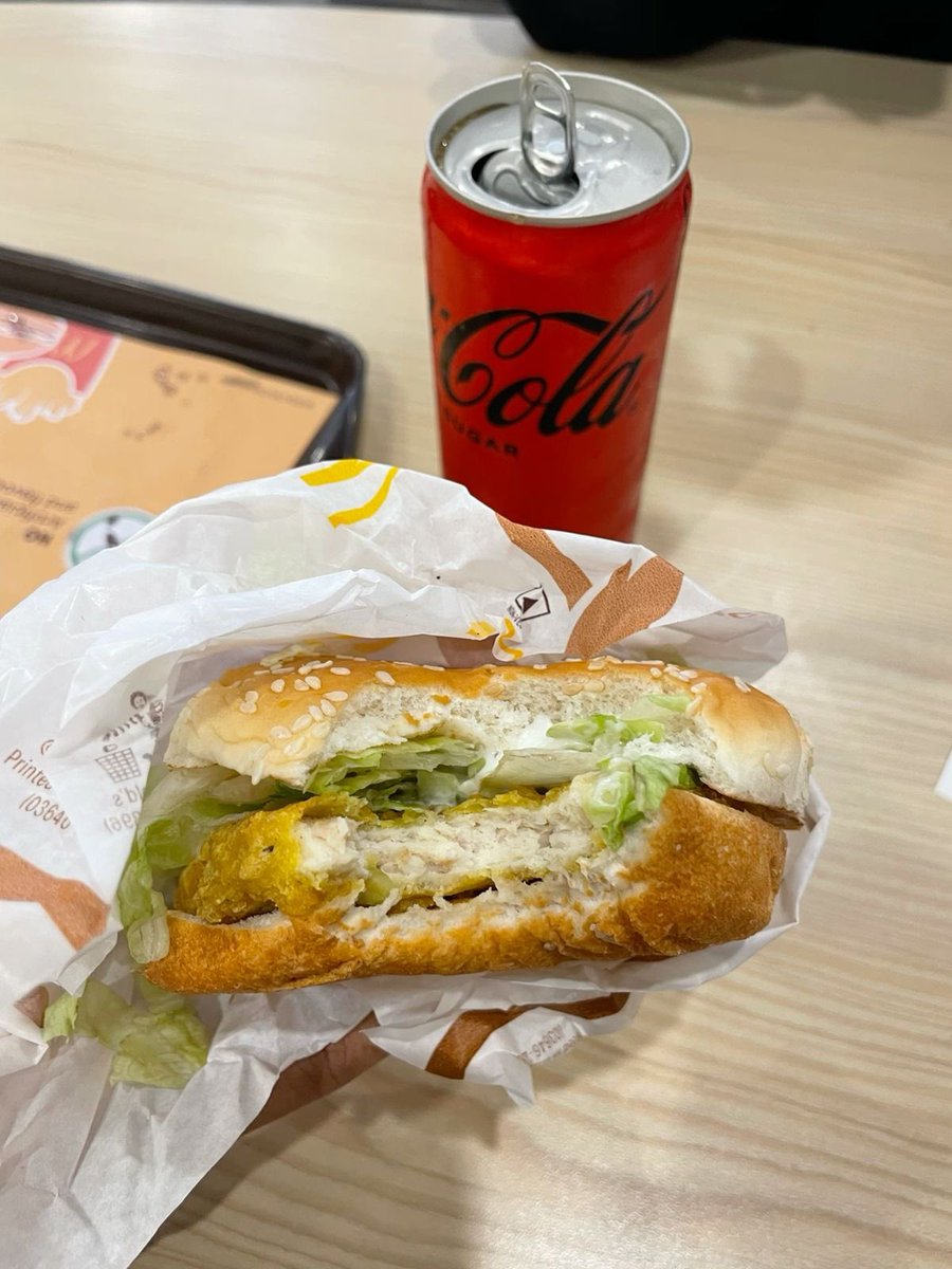 lis64851's tweet photo. Lunch time 😋 https://t.co/yC2jHMv5vd