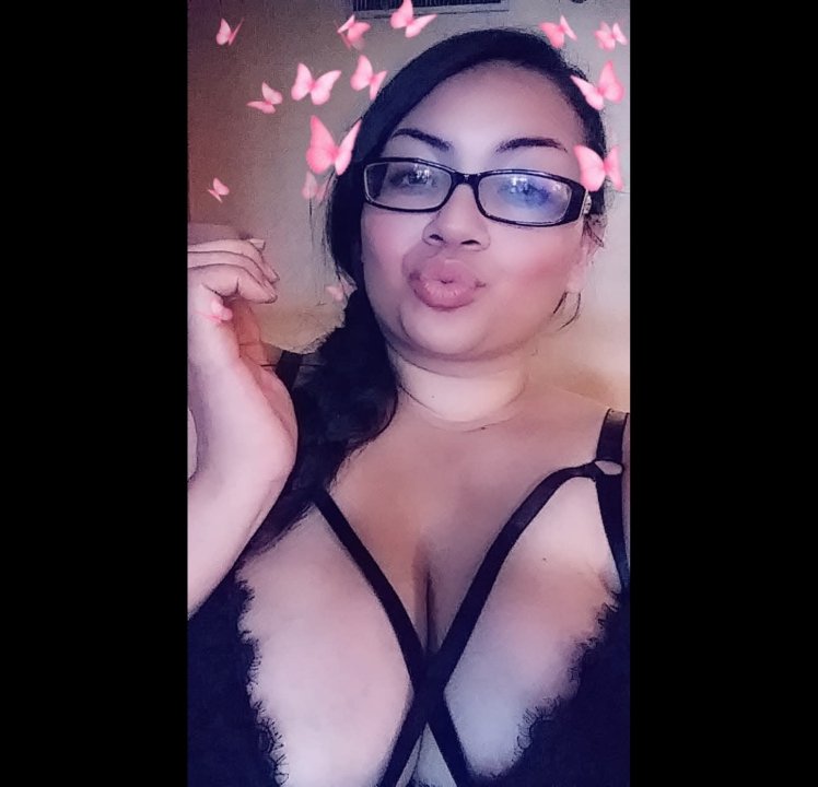 DensBigTitGF's tweet photo. #latina #bigtitsmomِ  #bigtitsmomِmy #BigBoobs https://t.co/ro3MOBv9IM
