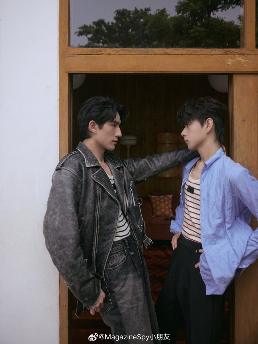 potatotheclone's tweet photo. What look will they have today?
 ☀️🍊#OnitsukaTigerXAylio

#AylioMFWSS27

#Aylio https://t.co/Ssjv7tgmOm