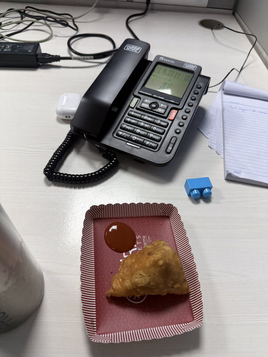 fullpowerrdx's tweet photo. office mai party hogyi bhankar https://t.co/AaWc6VHA5i