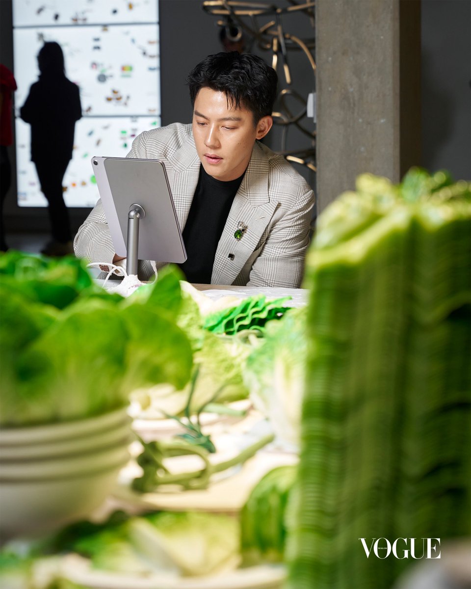 VogueThailand's tweet photo. https://t.co/6w3cjkzfZ8