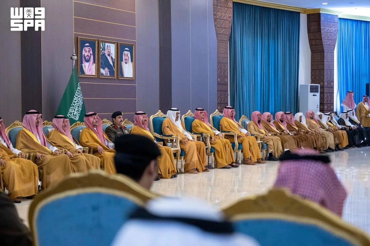 SPAregions's tweet photo. الأمير عبدالعزيز بن سعود يلتقي عددًا من المواطنين من أهالي منطقة الباحة.
https://t.co/57fIxPoDv3
#واس https://t.co/hMjJquQAqA