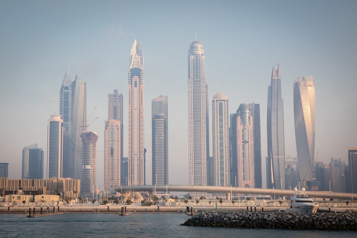 le_Parisien's tweet photo. Trois influenceurs français interpellés à Dubaï, le consulat «mobilisé»
➡️ https://t.co/6a7qrZKST3 https://t.co/xquKzpmpyo