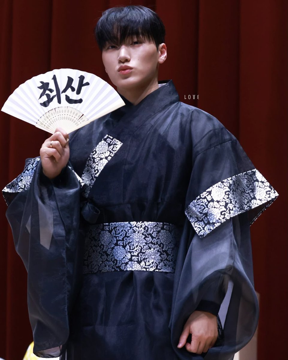 Yuweol_tiny tweet picture