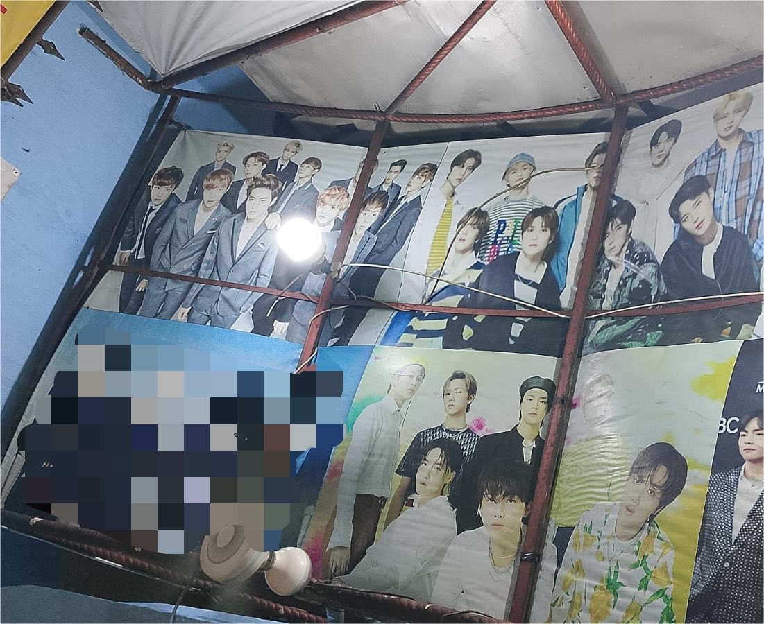 _asteroidjisung's tweet photo. ngeliat ini di abang abang fotocopy🥺 tiga grup masih dengan formasi lengkapnya😭 #EXO #NCTDREAM️ #NCT127 https://t.co/ZK2xpFrNho