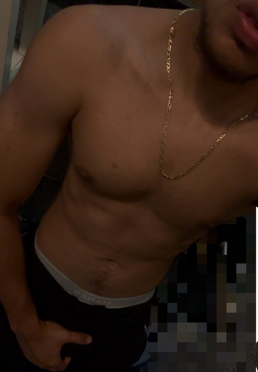 ezyngho's tweet photo. yo hmu #trade #horny https://t.co/JHC6P6YOmB