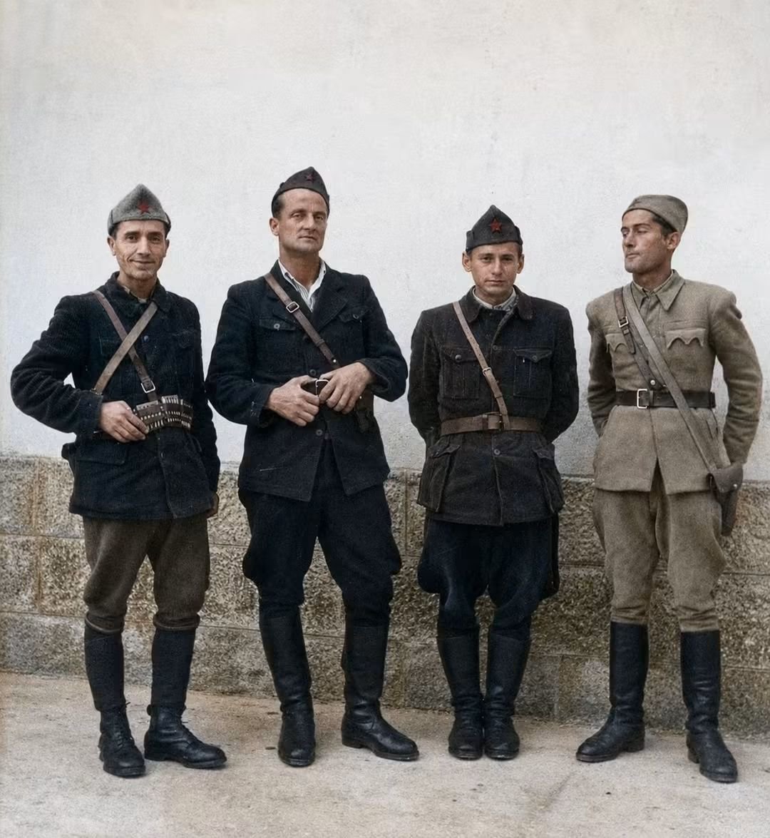Ashevinkata's tweet photo. ""Livno je palo!"

Štab Četvrte operativne zone u Livnu: Velimir Terzić, Vicko Krstulović, Ivica Kukoč i Maksimilijan Baće, 1942. godine." https://t.co/qutYYqiCkf