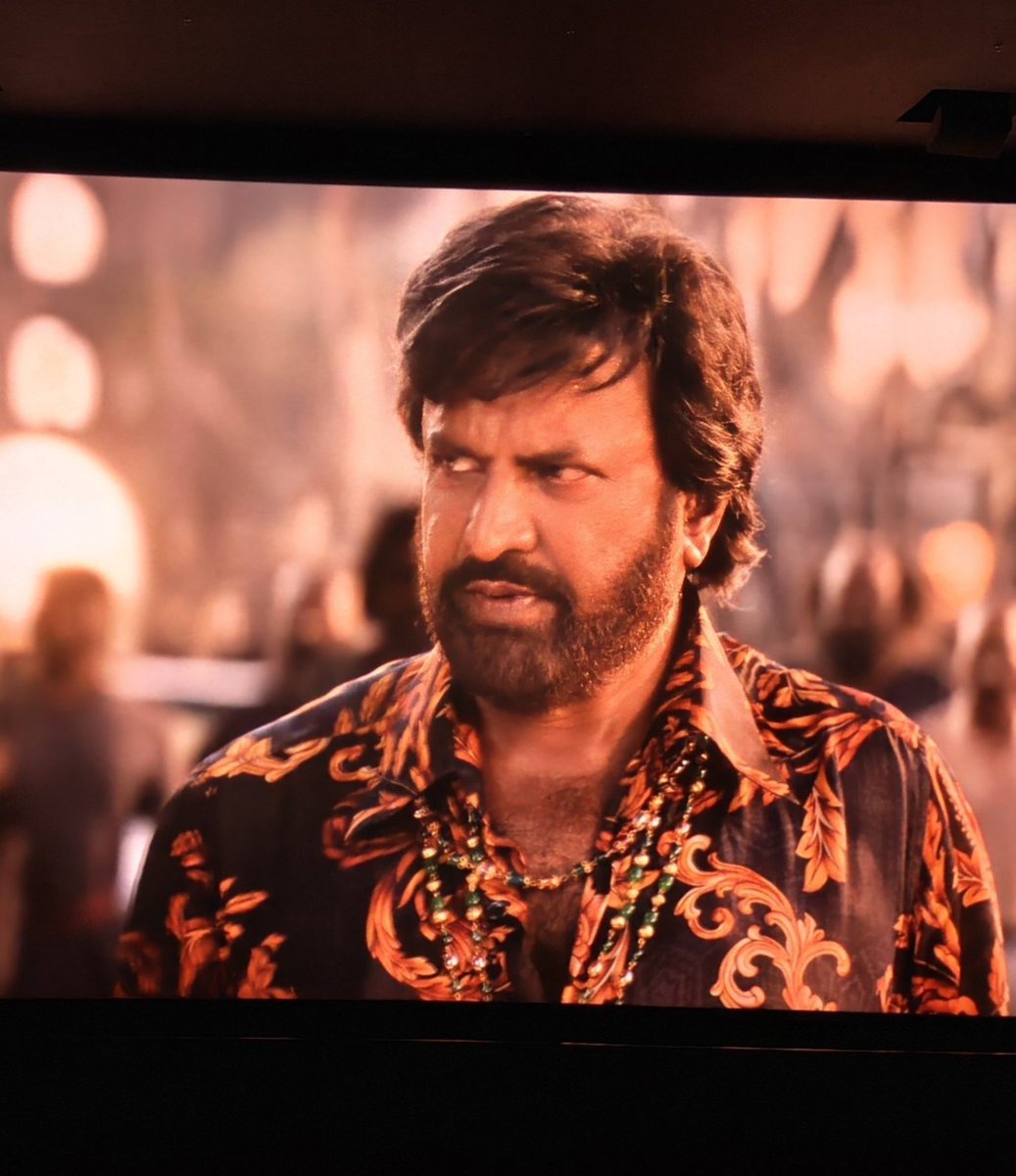 ArunKumar09_'s tweet photo. #TheParadise : Avg-below 1st half

#MohanBabu entry, Screen Presence, Dialogues 💥
#Nani Entry Ok🔥Dhoom Dhoom fast beat esadu disap..
Kayadu tract ee chetha writing 🤮
Slow phased 1st half

AayaSher is the saviour for 1st half🔥
Interval bang 🔥

Banger 2nd Half needed for hit https://t.co/W93k16h4mi