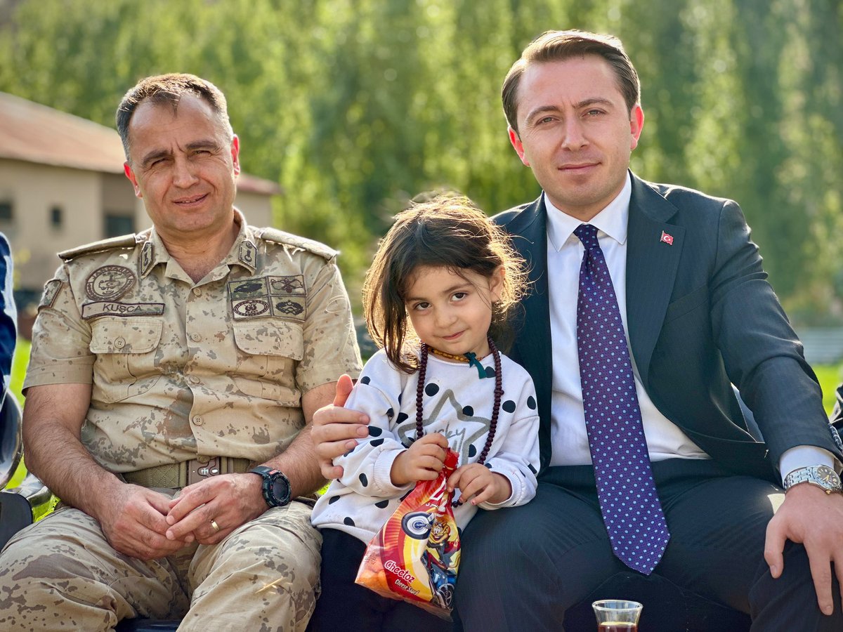 Volkanhulur's tweet photo. 📍Bataklık ve Gürdere Köyleri 

Kurum amirlerimizle beraber vatandaşlarımızın sorunlarını dinlemeye ve çözüm üretmeye devam ediyoruz. 

#yüksekova https://t.co/MysJ0BSO29