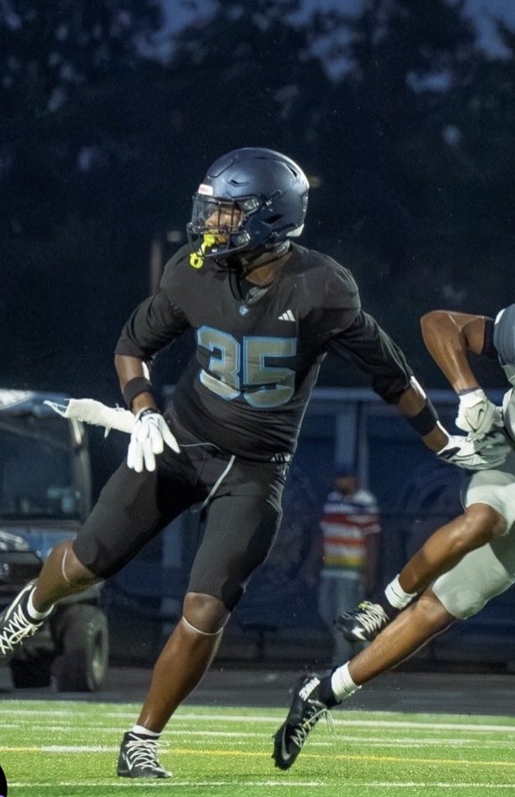 NCSrecruiter's tweet photo. @Hayden_G_FB Hayden “Mean” Green| Class of ‘28 GPA: 3.3 | 6’4” 230lbs. TE| 4.57 40yd. Loudon County Academy (VA) Made some pancakes 🥞 for Dematha 4 star ⭐️ Defensive Edge’s. @ArizonaFBall more to come! @ZonaRecruits https://t.co/XU3xoCC5zL