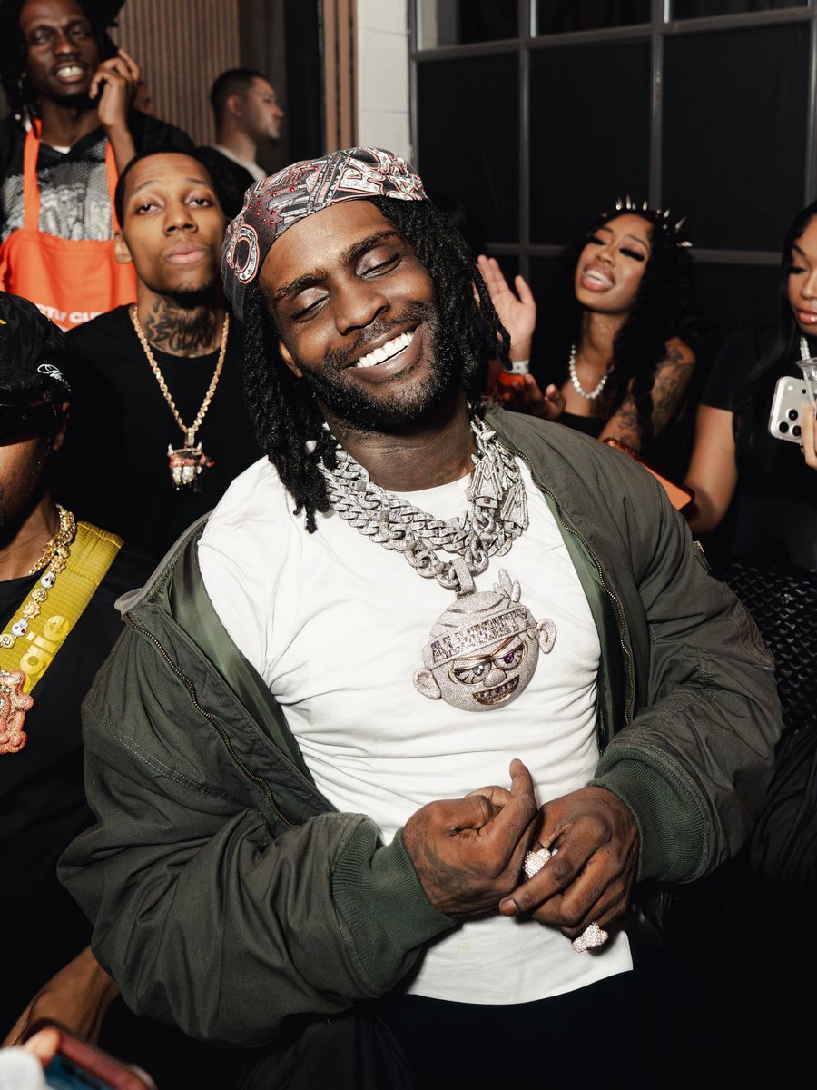 wavecheckers's tweet photo. Chief Keef in Austin, TX 🌞 https://t.co/8ax9kN7Bmn
