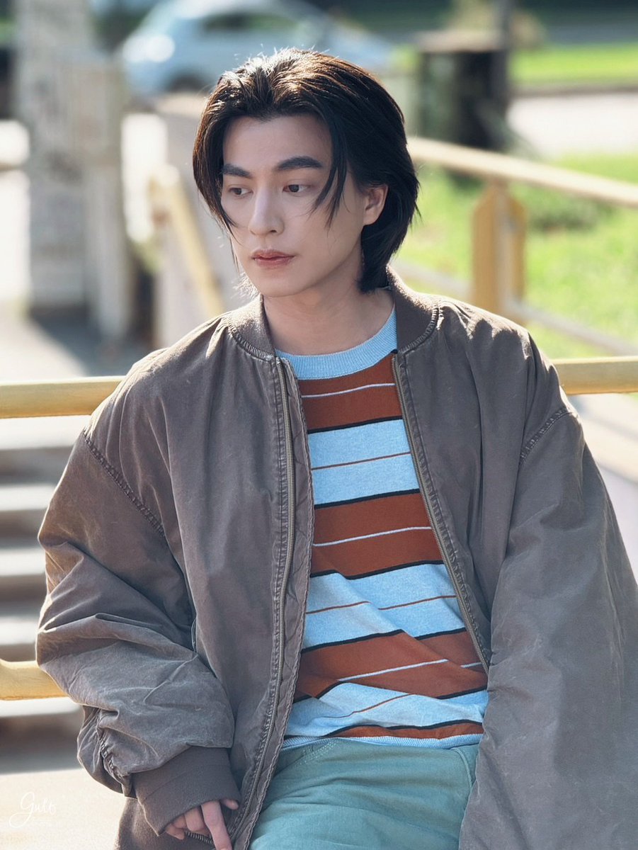 Gulfkanawutofc's tweet photo. ก่อนชมลุคในค่ำคืนนี้​ ส่งรูป​candid ถ่าย​ ​street fashion มาให้ชมกันระหว่างรอค่ะ😻​

ONITSUKA TIGER SS27 FEAT GULF
#OnitsukaTigerSS27xGULF
#OnitsukaTigerSS27
#OnitsukaTiger
#GulfKanawut ​#MFW
@gulfkanawut @OnitsukaTiger https://t.co/IjjNOmPGG9