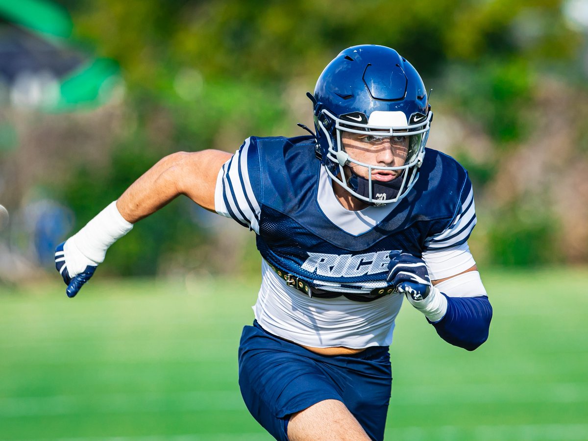 RiceFootball's tweet photo. Practice Dump 

#WE | #ReptheR https://t.co/0X8tzm7BDf