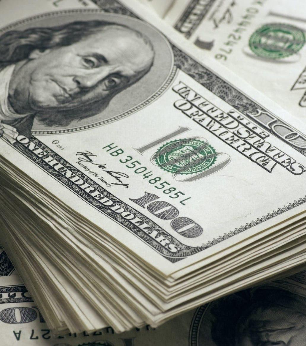 Cointelegraph's tweet photo. 🇺🇸 JUST IN: The US is reportedly exploring a plan to push dollar-backed stablecoins abroad to strengthen the greenback's grip as the world's reserve currency. https://t.co/NFFK3oFf57