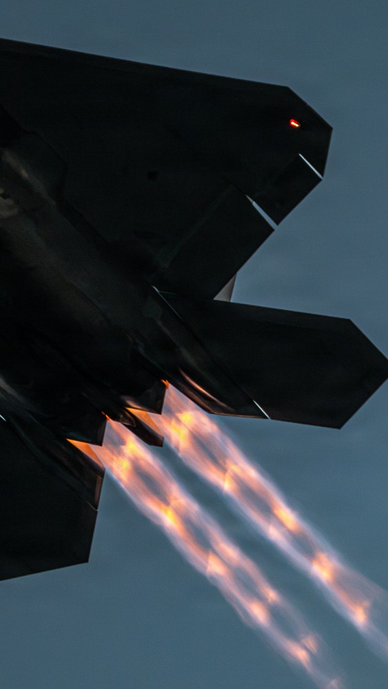 Remnantize's tweet photo. F-22 Raptor https://t.co/LueXz2ze7n
