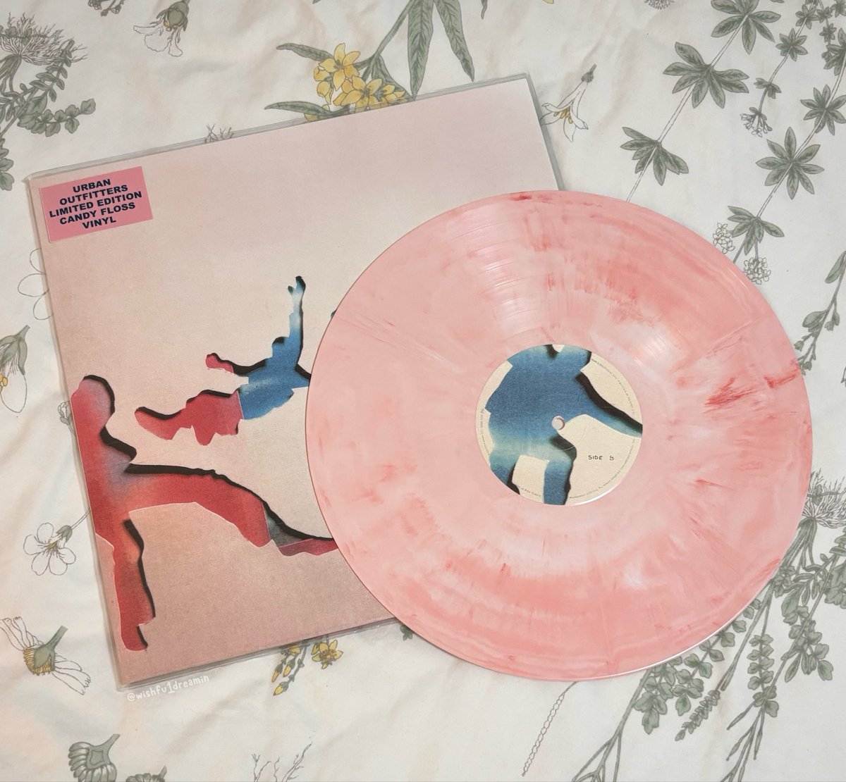 wishfu1dreamin's tweet photo. the best albums have pink pressings :3 https://t.co/vofJH1U1EQ