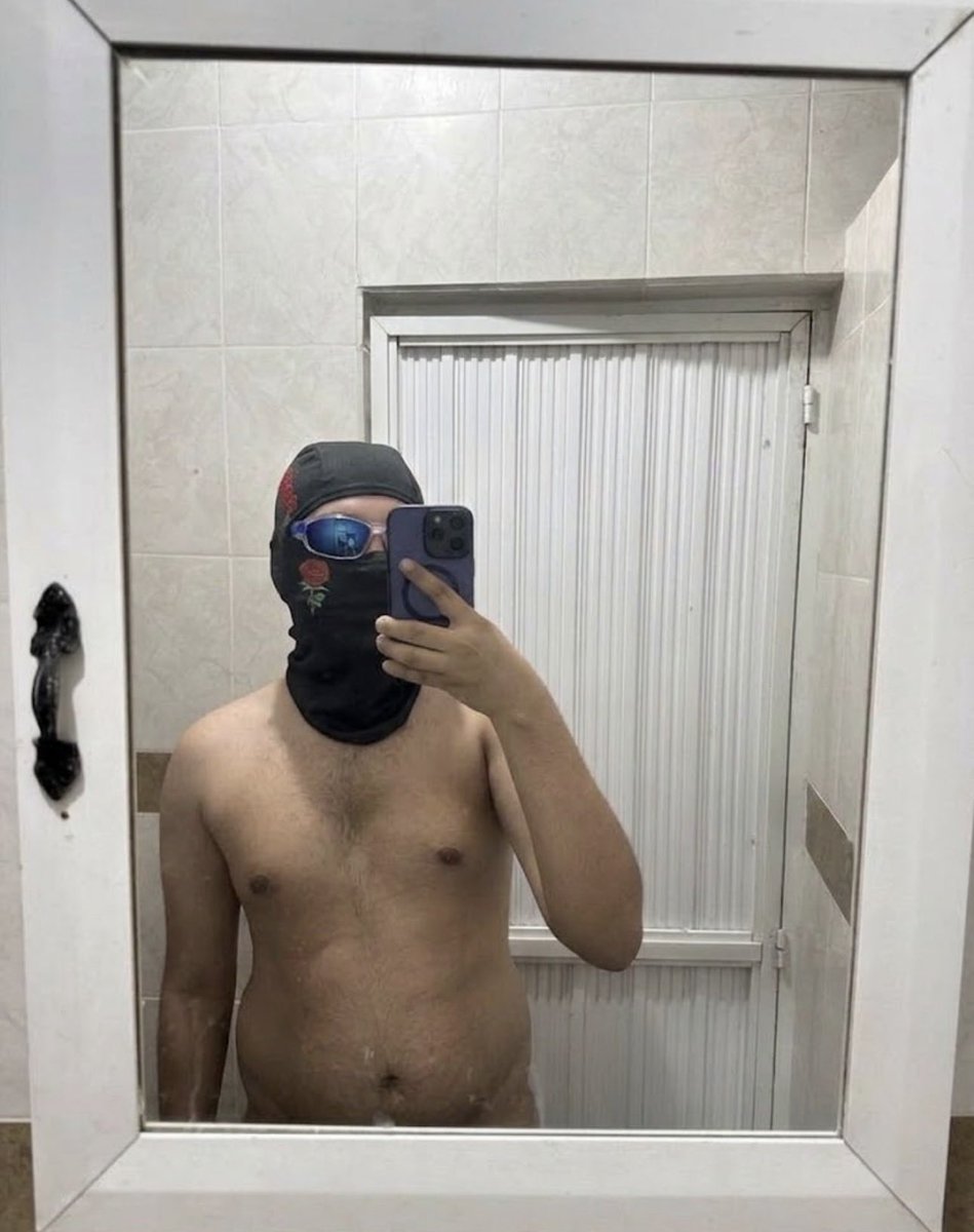 FrikitonMED's tweet photo. Así me quedo cuando nadie me ve… o casi nadie 😈

#gaybear #chubbygay #gaylatino #medellingay #osito https://t.co/3s0CjhPW6y