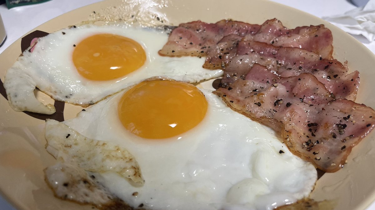 hassaming's tweet photo. ヤバい。絵に描いたような朝メシの主食作ってしまった。
うち捕まる…？ https://t.co/55YwHGnNpb