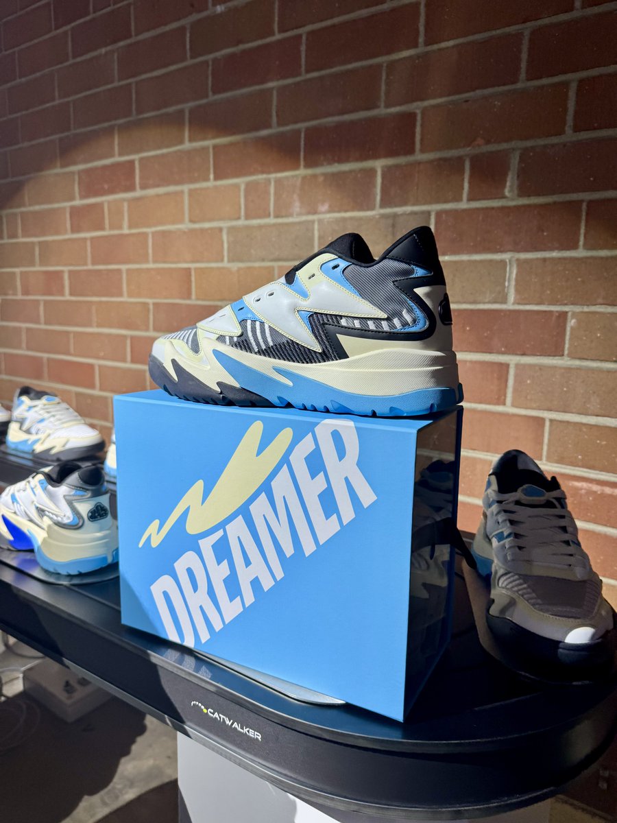 bulls_baybee13's tweet photo. Dreamer, Dreamer runninโ the game in my signature trainers. ๐ฅโฅ๏ธ #JCole #Indie5000 #coleworld #TheFallOff https://t.co/53QoErRP1m