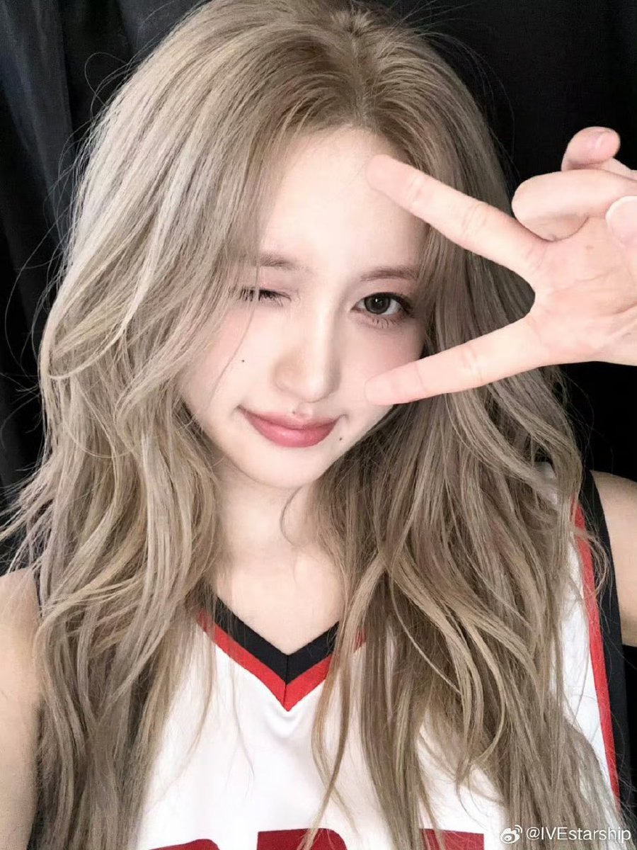 PinkJeti's tweet photo. 小さくて大切な秋ちゃん
お誕生日おめでとう🎂🧡

#HappyGAEULday https://t.co/xKe1hgbrN4