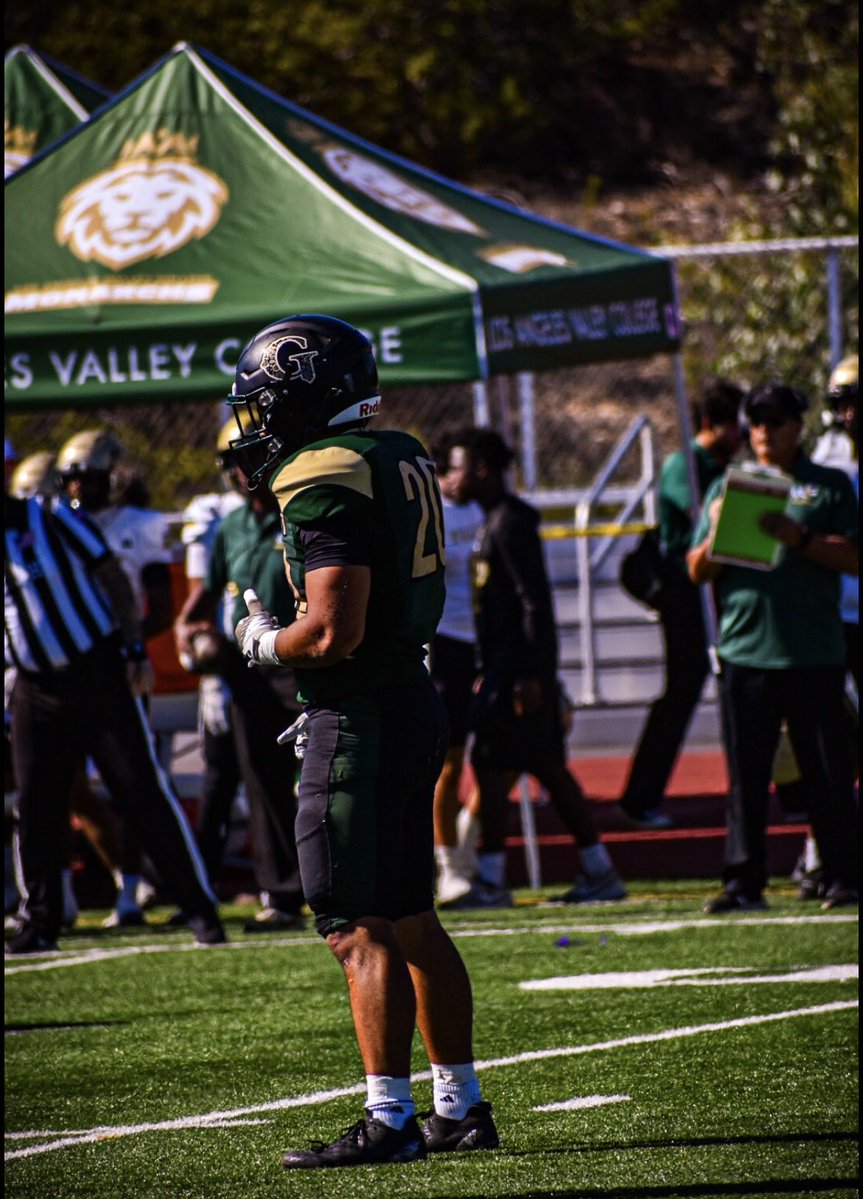 ethannnford's tweet photo. Weeks 1-4 Highlights
5’10 205
Dec ‘26 Grad
3.5 Cumulative College GPA
 D1 BB Sprinter
@GhouseGriffinFB 
@Bigchess52087 

⭐️https://t.co/pySKCUHUCH⭐️ https://t.co/AJJL7ZpNSq