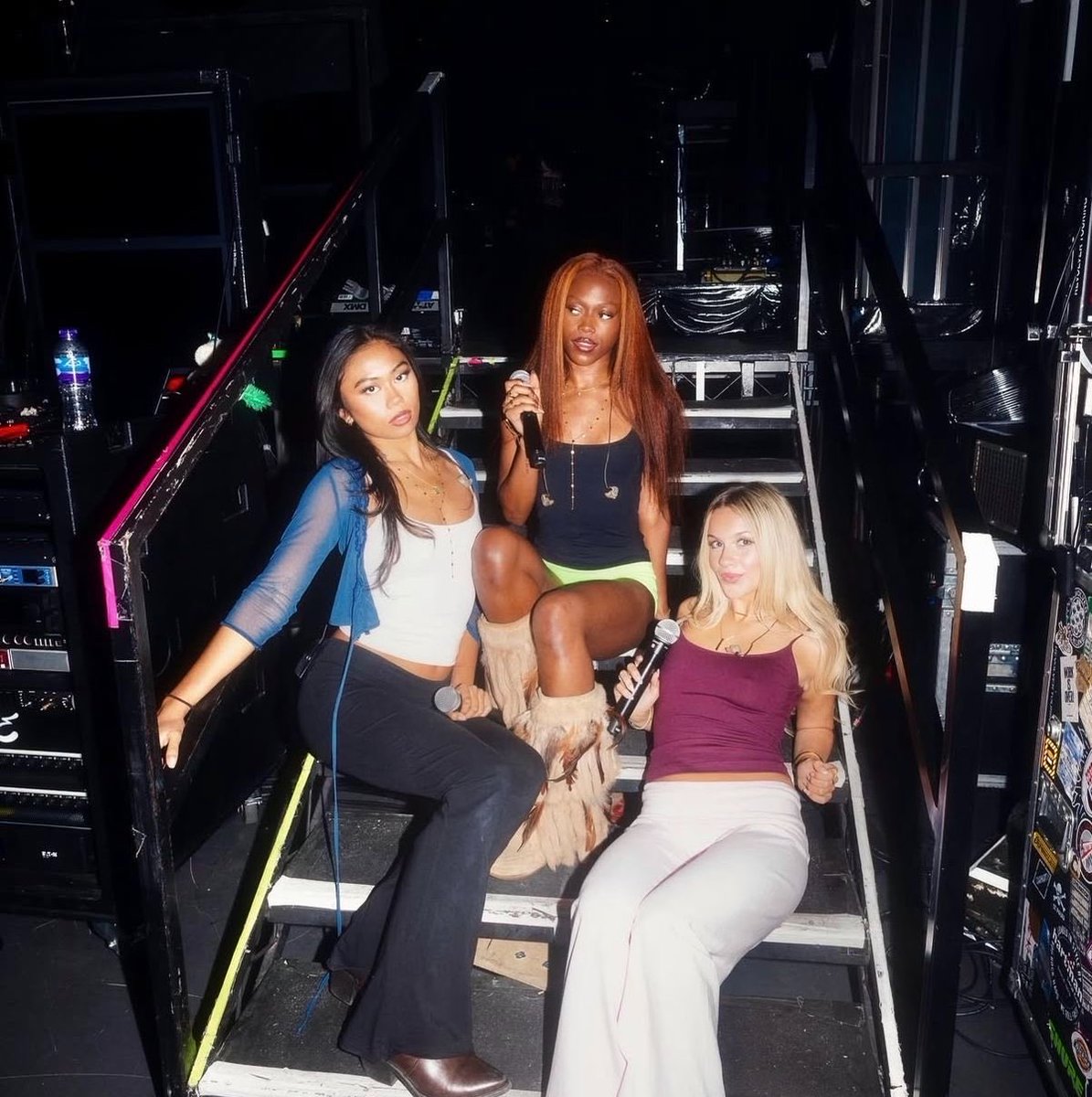 jnzllt's tweet photo. every girl group has that one redhead https://t.co/sf3YC8x1Sh