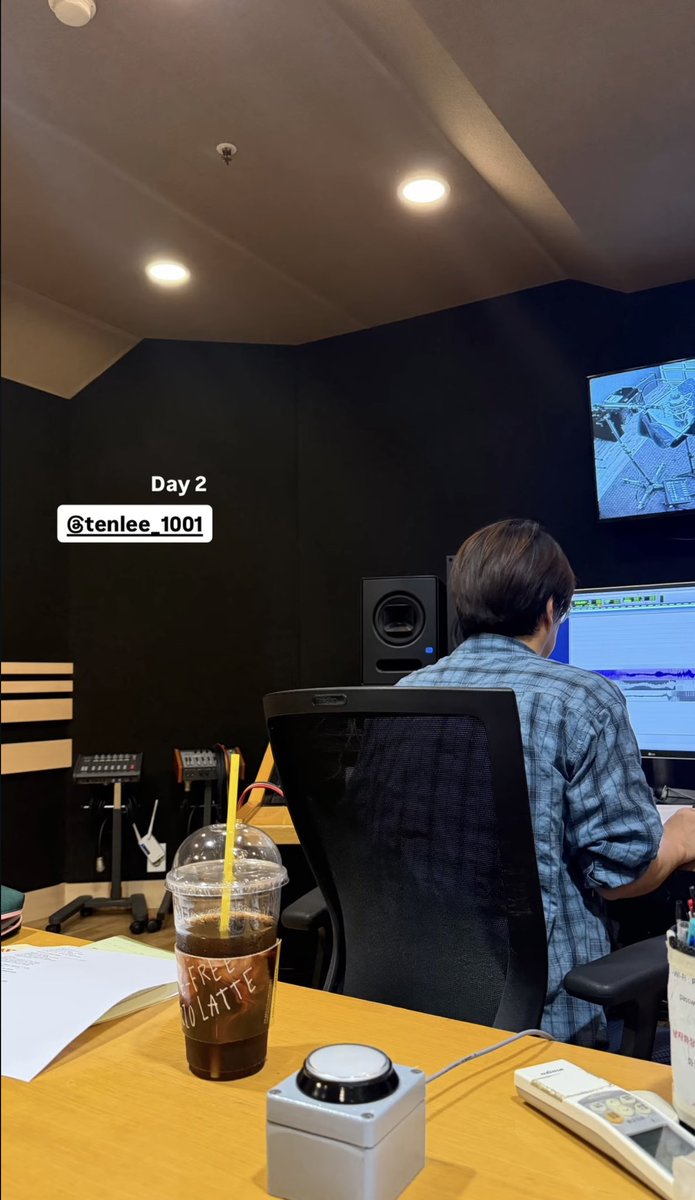 olalacool's tweet photo. กลางวัน ทำเพลงกับเพื่อนโปรดิวเซอร์🎶
กลางคืน ซ้อมทัวร์กับทีมแดนเซอร์🕺💃
เตนล์ใช้ชีวิตคุ้มมาก 1 วันฮีมีเกิน 24 ชม.นี้เรื่องจริงอ่ะะะะะะะะ https://t.co/j1x8KGf1qW
