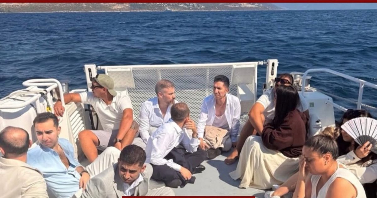 Fh9559's tweet photo. Mogadishu'da bir tekne üzerinde 14 yasadışı göçmen gözaltına alındı 
#SONDAKİKA https://t.co/NqrRmOW0k9