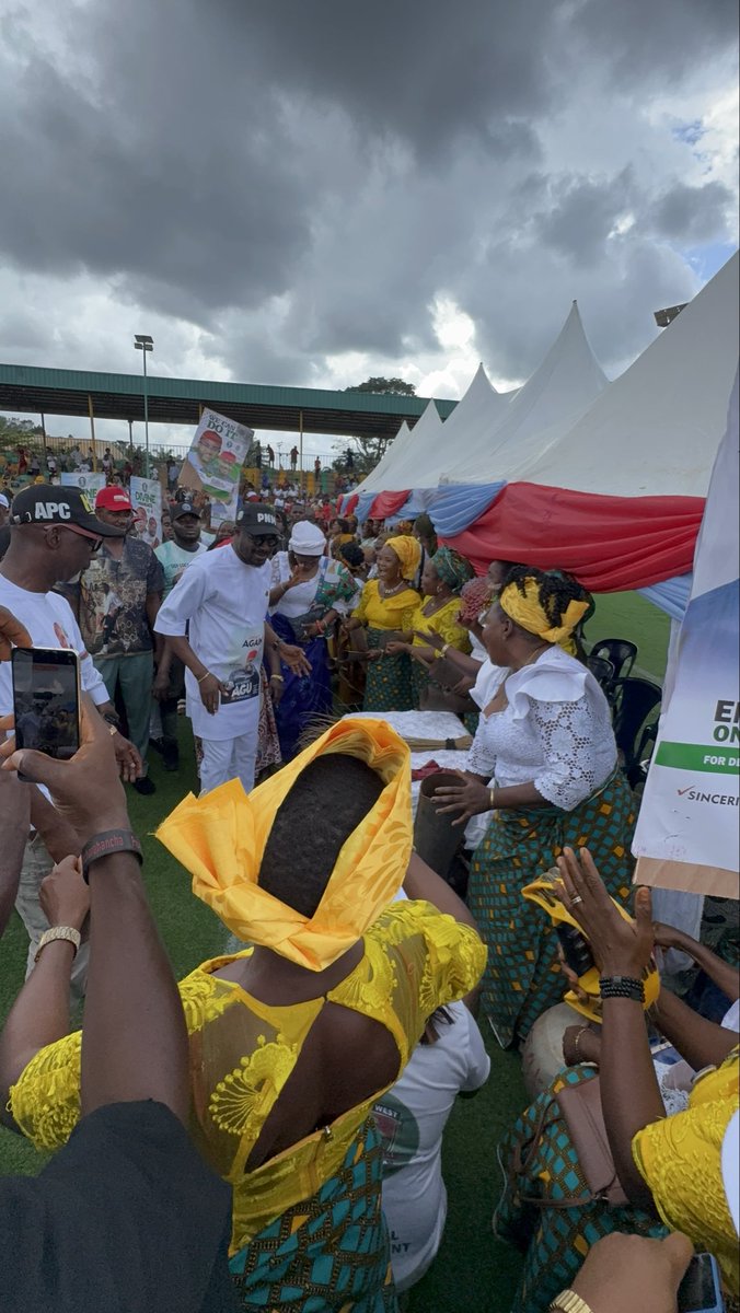 HyginusAgu12413's tweet photo. My campaign train arrived in my hometown, Umuoka, today as we rounded off our campaign for the Udi Local Government Chairmanship in Egede-Umuoka Ward. https://t.co/64u6sPdjwv