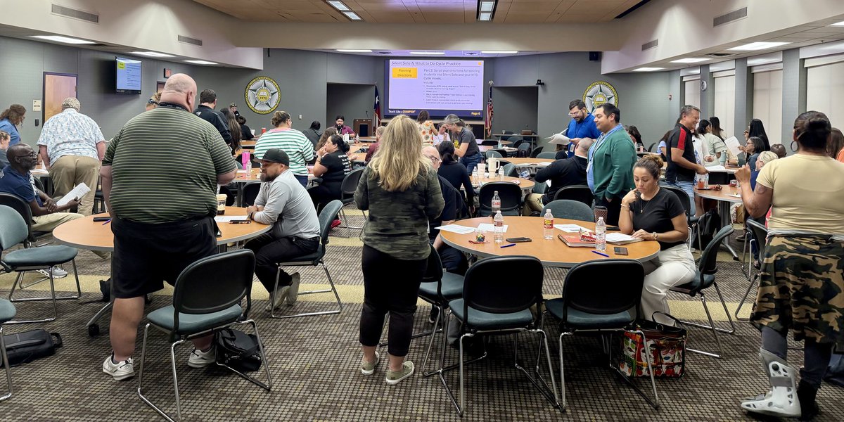 ChelseaReyes26's tweet photo. Our Supervising Teachers are refining their rehearsal skills through modeling with glows &amp; grows! @MISDTalent #ExpectExcellence @TeachLikeAChamp https://t.co/k8OrdpNSsM