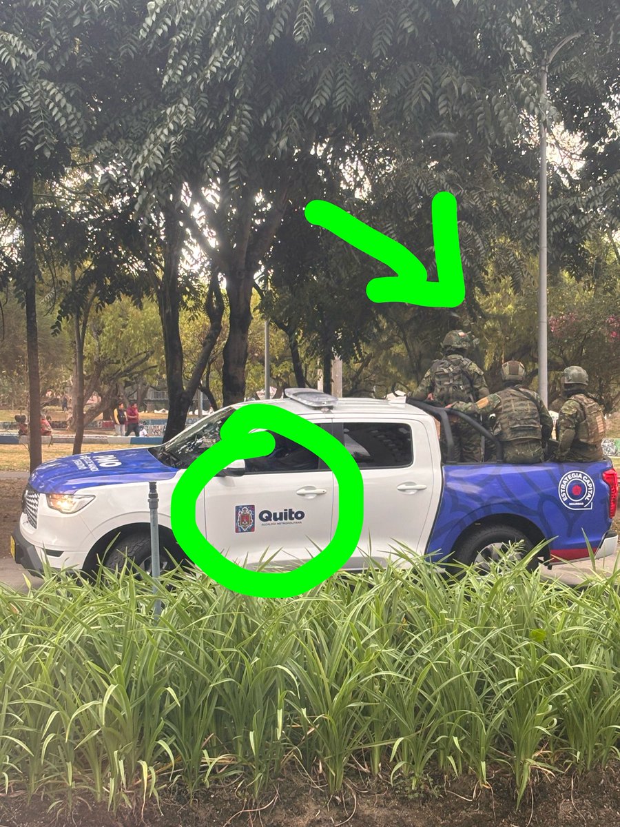 alexismoncayo's tweet photo. Hace un par de días el candidato del gobierno a la Alcaldía de Quito @HaroldBurbanoOk acolitado por un periodista de radio, decía que el alcalde de la capital le ponía el pie al gobierno en materia de seguridad. Más que ponerle el pie, lo que les ha puesto es la movilización. https://t.co/PcJhMz2F4C