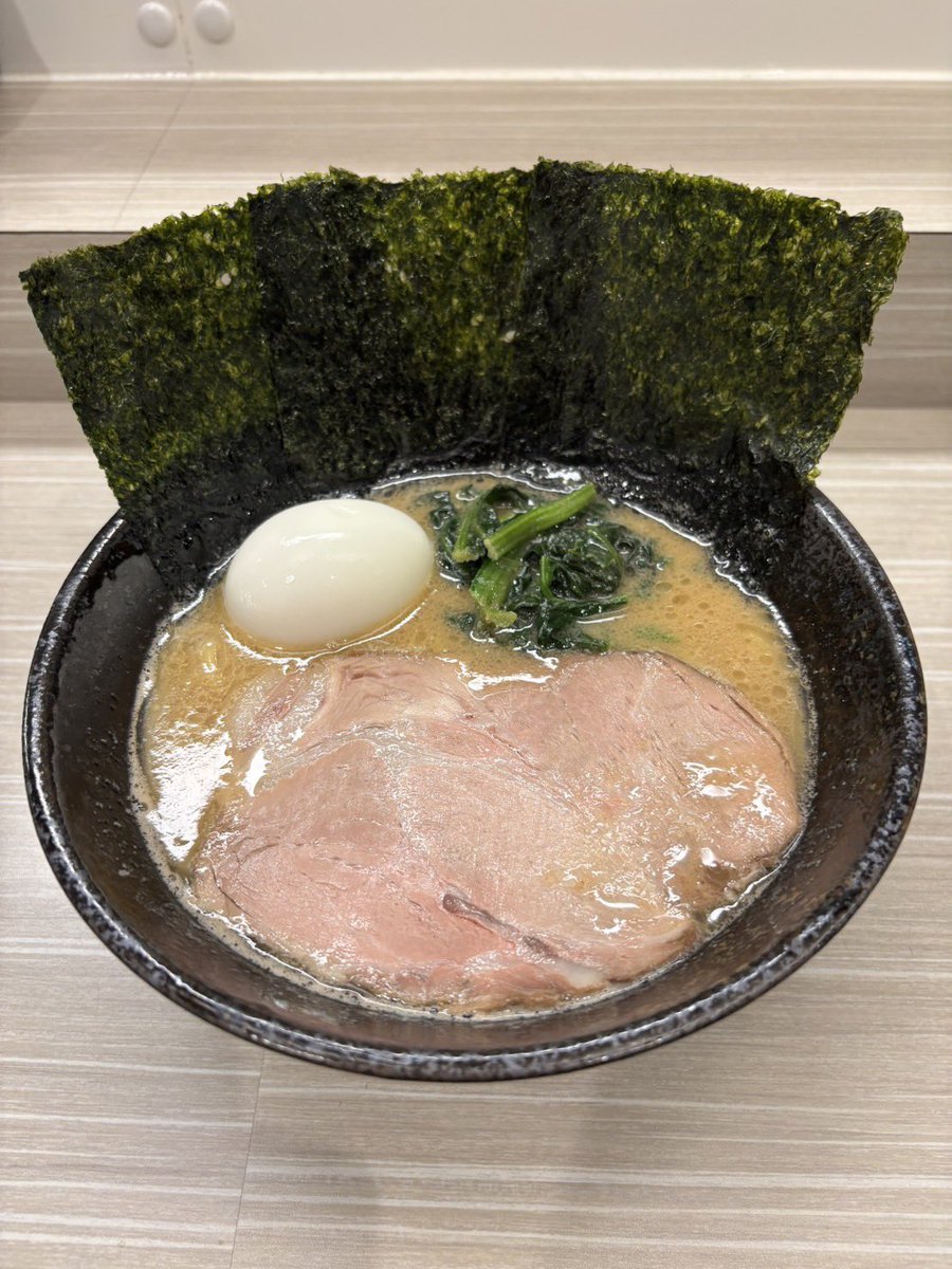 pokio_tsurumi's tweet photo. おはようございます☀
今年の9月は本当に雨が多いですが本日は良い晴れ模様ですね🌞✨

オープンしてからもうすぐ半年になりますが
猛暑でも、雨でも、嵐でも
お客様方にお越し頂けて、感激の極みでございます✨🙇‍♂️

本日も最高の逸品をお届け致します🍜

🕰️本日の営業時間
11:00〜25:00
L.O.24:30 https://t.co/BjT5HRgGRV