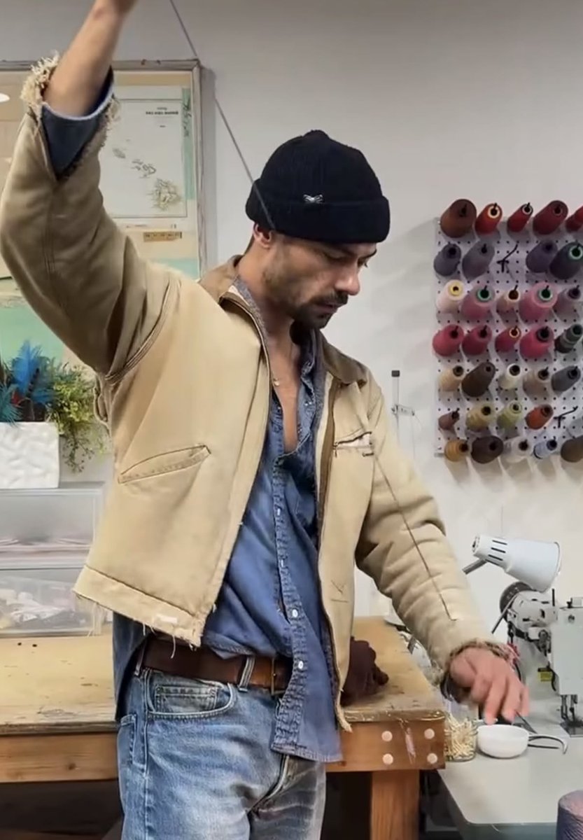 alecttrona's tweet photo. Wear your clothes. Beat them up. Make them unique. Give them character. Exhibit A: distressed Carhartt jacket https://t.co/rfH99HkXnn