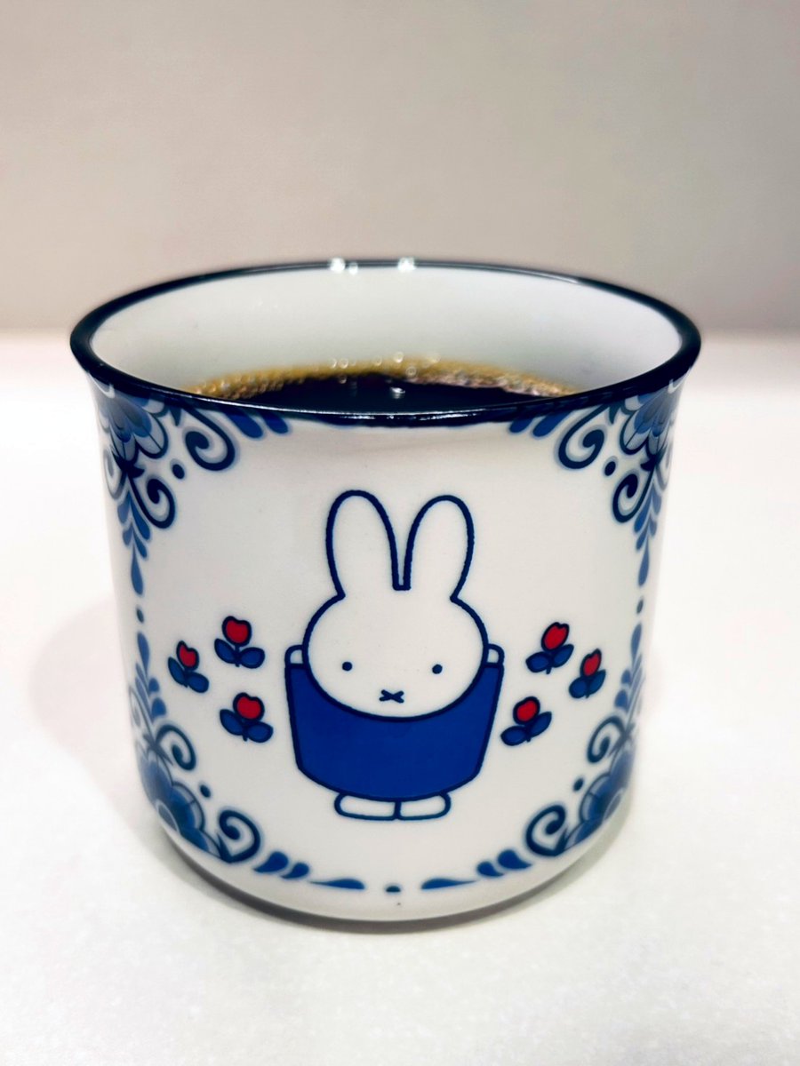 HIGHFIVE_COFFEE's tweet photo. おはようございます
今朝のコーヒーはリントンマンデリン🇮🇩

シルバーウィークも終わり今日から平常の方も多いと思います
気持ちは軽やかに、１杯の珈琲をどうぞ楽しまれてください😊
素敵な１日となりますように🍀 https://t.co/BtLj4lYRNO