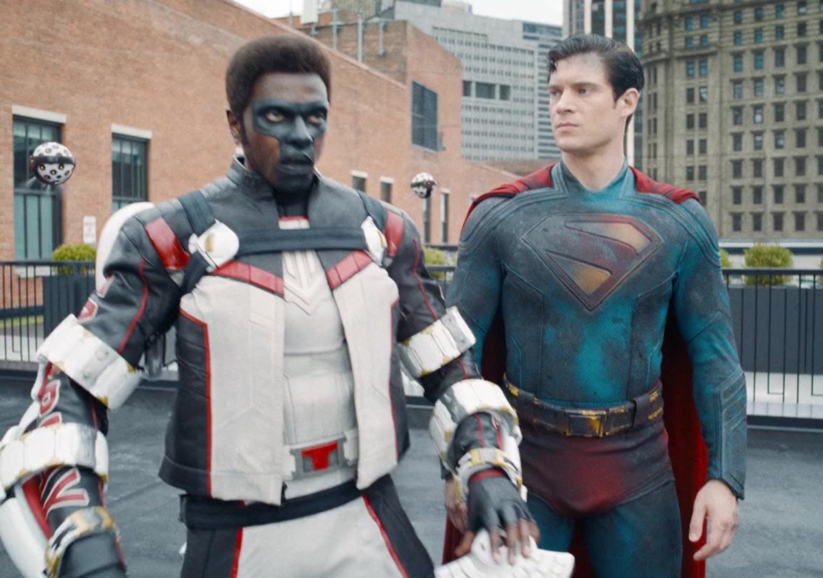 Asupermanfan's tweet photo. ojalá esto no sea una beta de como será la dinámica entre Batman y Superman y ojalá la actitud de Superman con otros héroes deje de basarse tanto en que él es un tipo chiquito mientras los otros héroes lo consideran ingenuo y lo ignoran por completo https://t.co/OobuTEXzkc