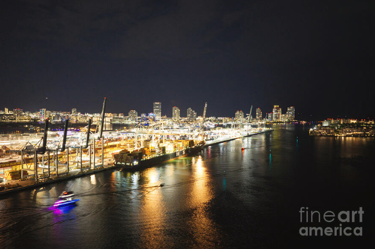 felixmiziozniko's tweet photo. Prints Port of Miami at night prints and digital downloads...
#portofmiami #nightphotography #aerialphoto #portmiami
https://t.co/bzg4J0nAaA https://t.co/0SOXFe9JK1