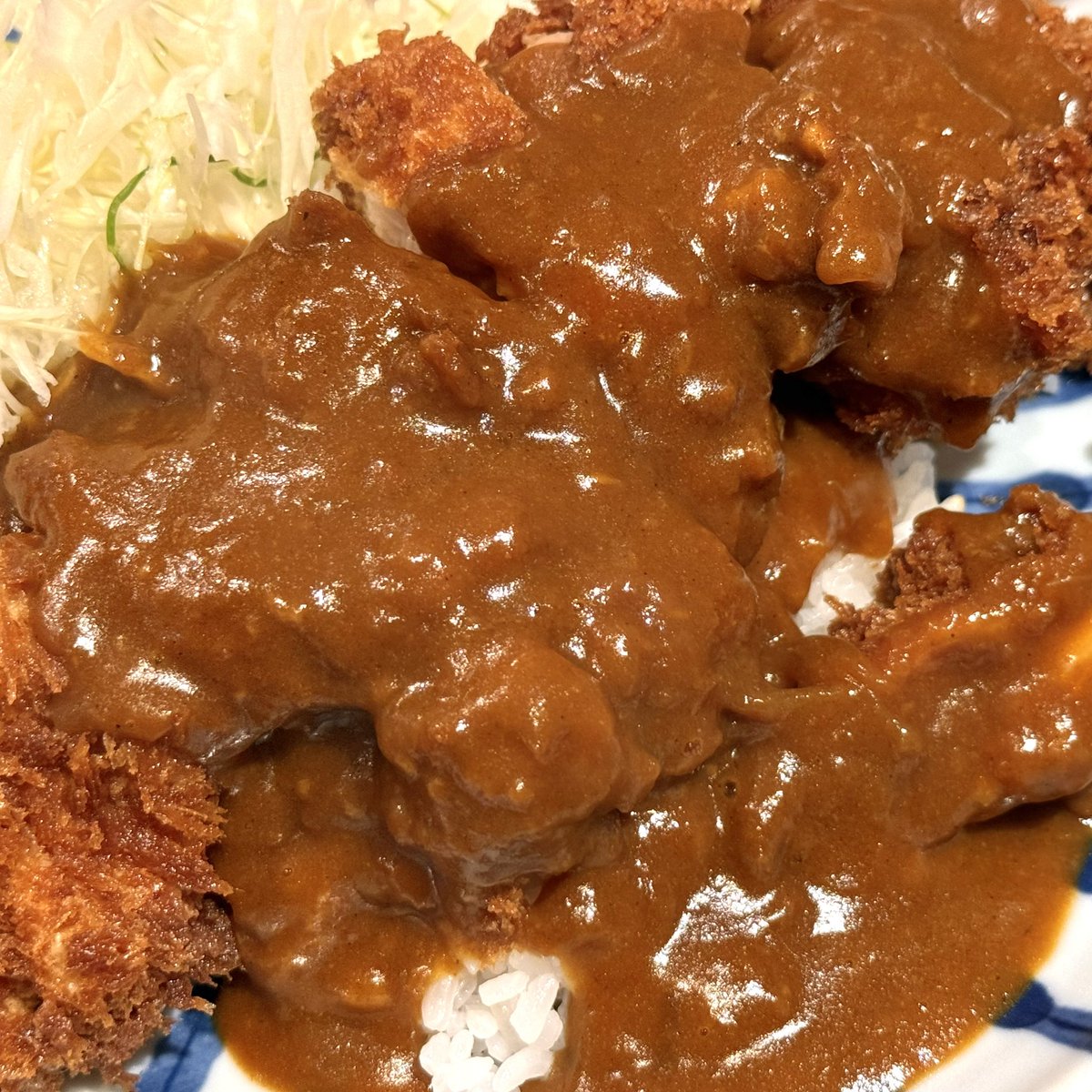 manabukun28's tweet photo. 🔵豊洲の『#小田保』にて、
◾️チキンカツカレー
（＾∇＾） https://t.co/VmMsETKqKX