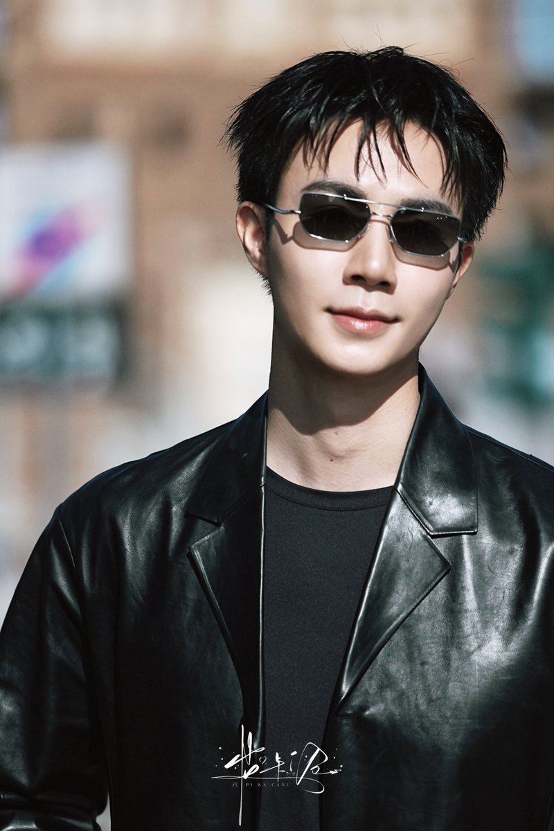 Pika_Cang's tweet photo. 我拍照内心就这样：太帅了太帅了太帅了太帅了太帅了太帅了太帅了太帅了太帅了
（我太困了我真要睡了！明天再发
ZEE PRUK MFW 2027
#JILSANDERxZEEPRUK
@jilsander #JILSANDER
@zee_pruk #ZeePruk https://t.co/G9dwlKnAEs