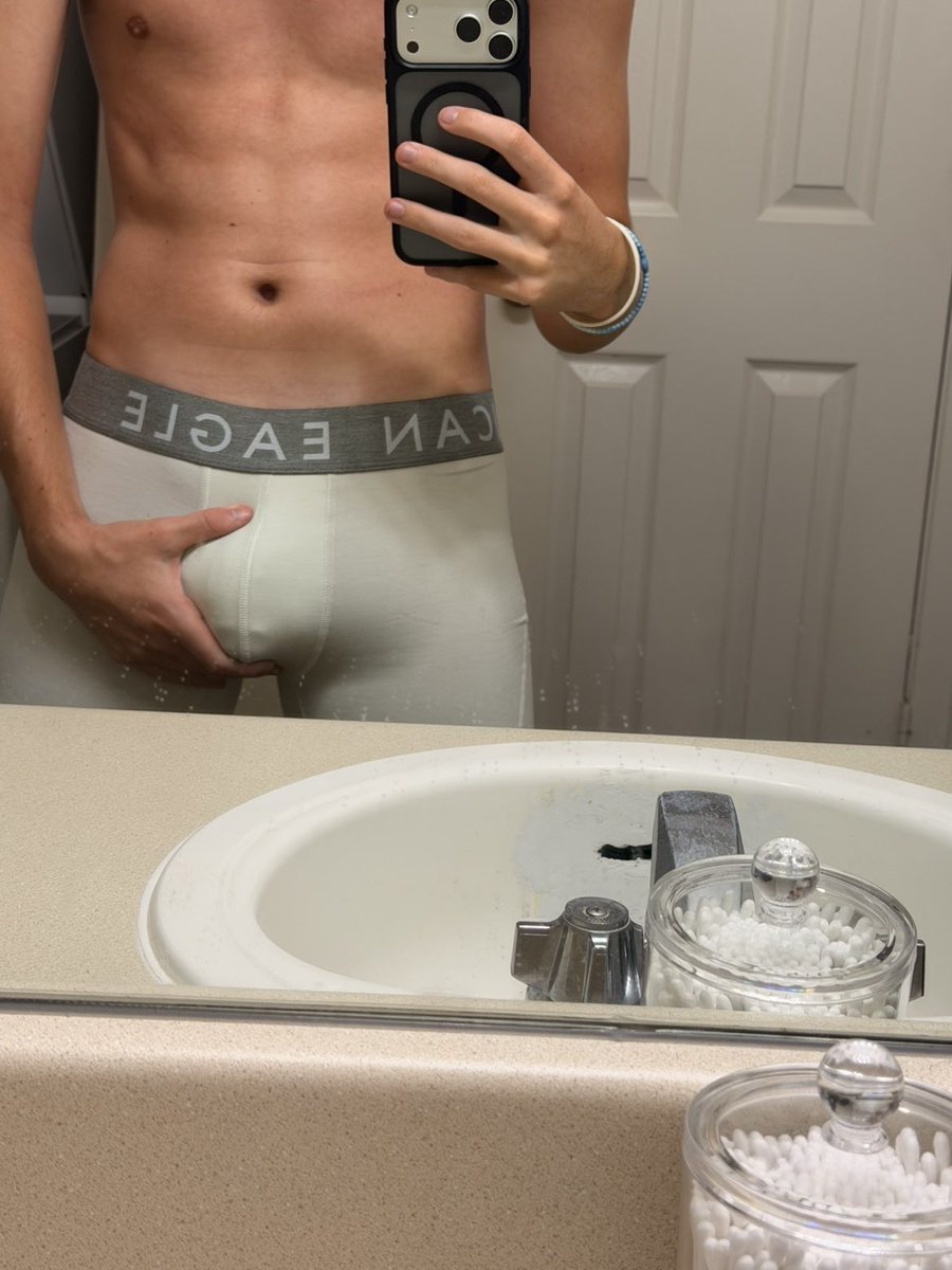 Str8Hung18's tweet photo. Got some new boxers, what yall think?

#abs #underwear #str8 https://t.co/NhNYtTgS2l