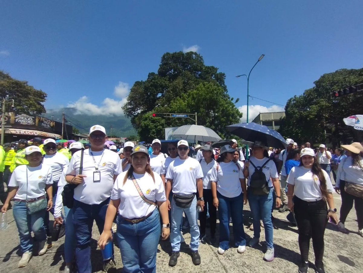 Ciepe_VE's tweet photo. #EsNoticia Trabajadores de Ciencia y Tecnología en Yaracuy se movilizaron en respaldo a la Presidenta Delcy Rodríguez tras su intervención en la ONU.

La jornada contó con una masiva participación popular.

#CienciaParaLaVida https://t.co/VxHjFliHtl