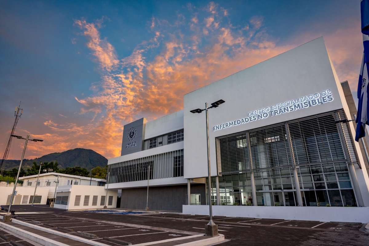 FranAlabi's tweet photo. Hemos inaugurado el Centro de Enfermedades no Transmisibles, el cual permitirá el abordaje a estas enfermedades desde un nuevo modelo de atención y que facilitará el acceso a especialidades médicas, estudios diagnósticos y medicamentos.

Los pacientes deberán ser referidos desde las unidades de salud y la cita se les confirmará mediante llamada o mensaje de texto.

El objetivo es que en una sola cita puedan recibir diferentes consultas, lo que reduce el tiempo de espera y agiliza los procesos de diagnóstico y tratamiento para las enfermedades no transmisibles.