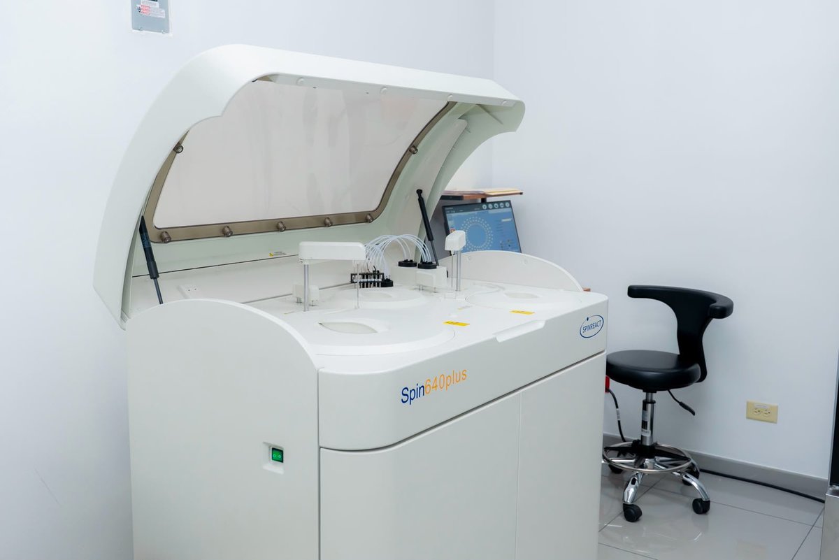 FranAlabi's tweet photo. Hemos inaugurado el Centro de Enfermedades no Transmisibles, el cual permitirá el abordaje a estas enfermedades desde un nuevo modelo de atención y que facilitará el acceso a especialidades médicas, estudios diagnósticos y medicamentos.

Los pacientes deberán ser referidos desde las unidades de salud y la cita se les confirmará mediante llamada o mensaje de texto.

El objetivo es que en una sola cita puedan recibir diferentes consultas, lo que reduce el tiempo de espera y agiliza los procesos de diagnóstico y tratamiento para las enfermedades no transmisibles.