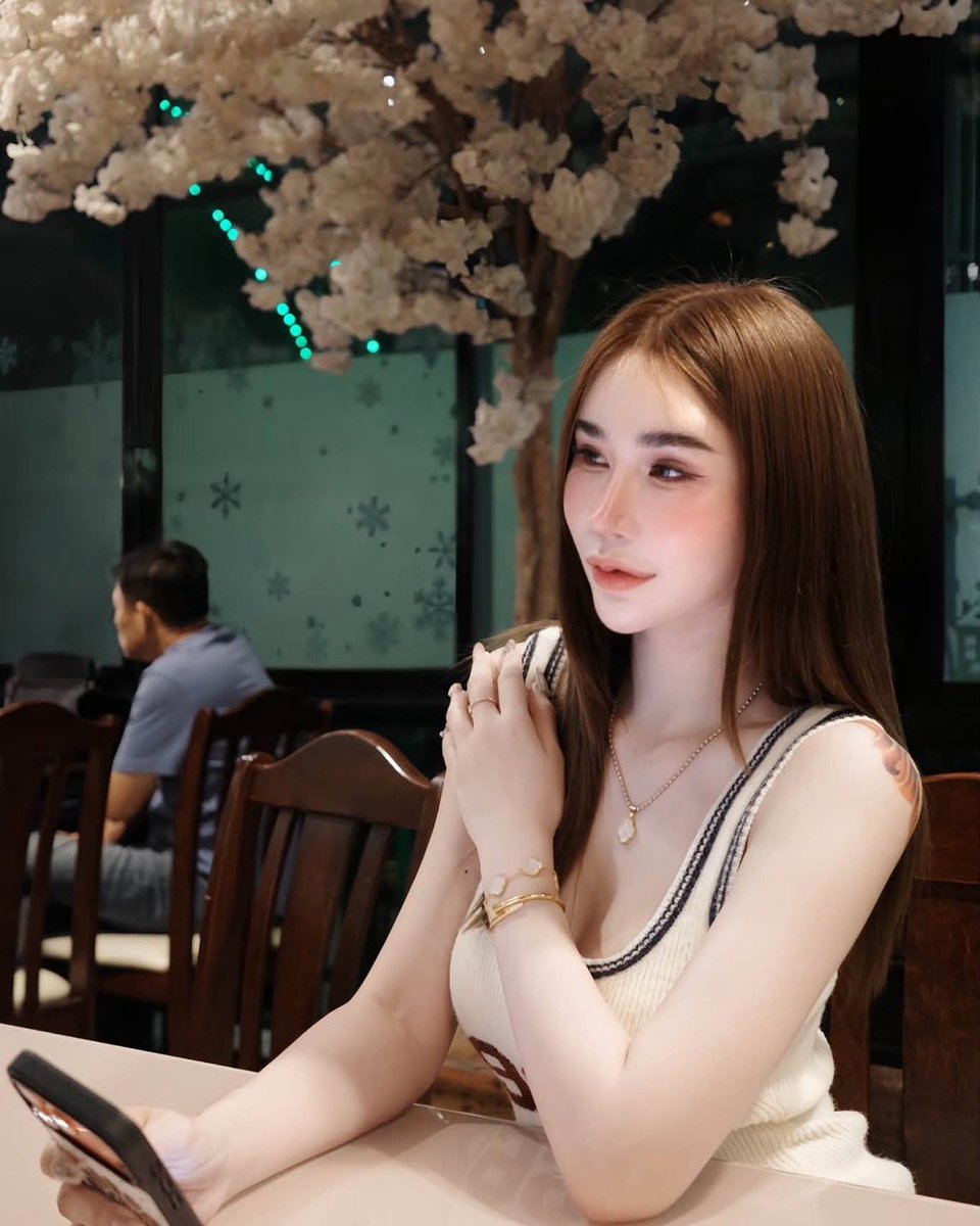 CandanceBec0's tweet photo. ครีมพรีเมี่ยม เนียนจริง🦋
บอกลาวิธีแต่งหน้าแบบเดิมๆ✨
ใช้ตัวเดียว บำรุงกันแดด🌤️

ไม่ต้องง้อแป้ง กันน้ำกันเหงื่อ💦
ไม่อุดตันรูขุมขน🤍

🆔ไอดีไลน์👉🏻 bww-95

#รับงานอุบล #ศรีเมืองใหม่ #โขงเจียม #อุบลราชธานี #อุบลรับงาน #เดชอุดม #นาจะหลวย #น้ำยืน #ว��รินชำราบ #พิบูลมังสาหาร #ดอนมดแดง https://t.co/Kh26QLZSwO