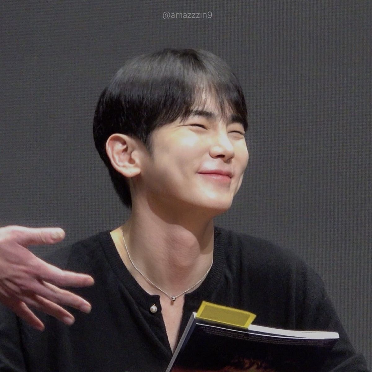 hinatual's tweet photo. have you ever seen a smile more ㅂ in your life
#BringKEYLANDtoEurope #ProjectKEYLAND_EuropeCalling #키 #SHINee @SHINee https://t.co/OpmIRMDEpG